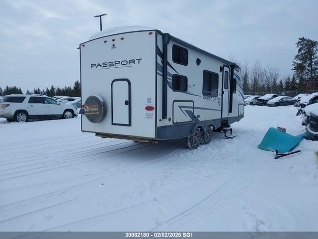 4YDTPPJ24NK412965 Keystone Passport