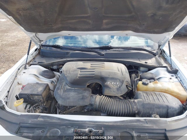 2C3CCABG6EH264545 Chrysler 300 S