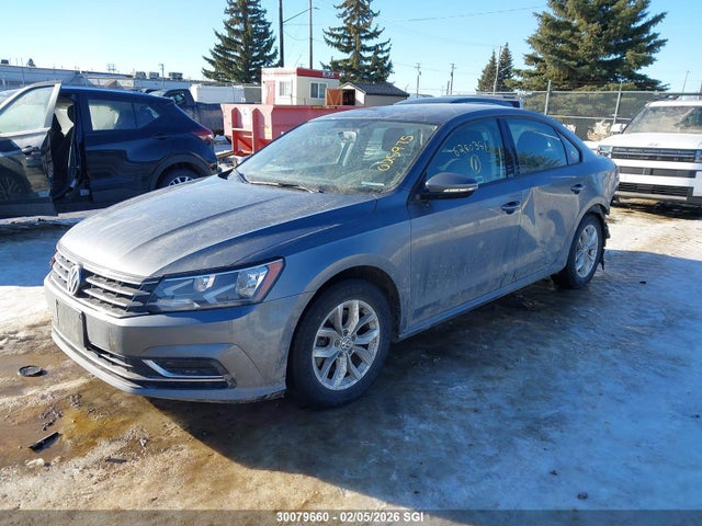 1VWAA7A33JC025975 Volkswagen Passat S/r-line
