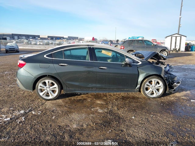 1G1BF5SM1J7204666 Chevrolet Cruze Premier