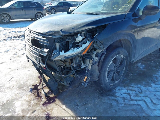 JN8BT3BB1RW442901 Nissan Rogue Sv Moonroof