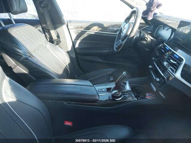 WBAJE7C38HG478686 BMW 540 XI