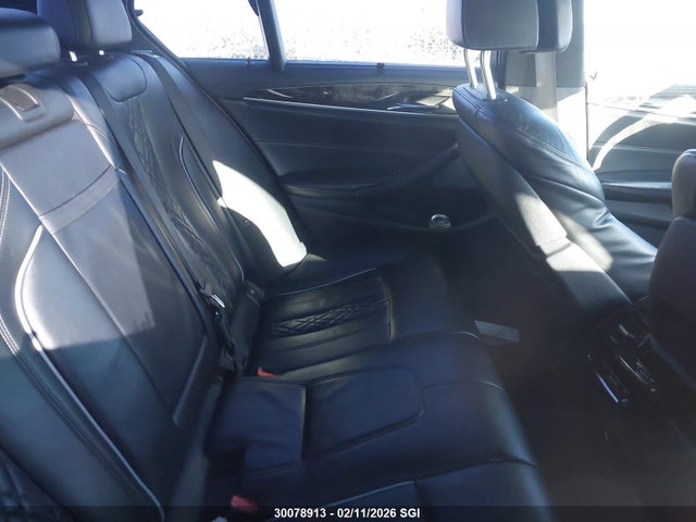 WBAJE7C38HG478686 BMW 540 XI
