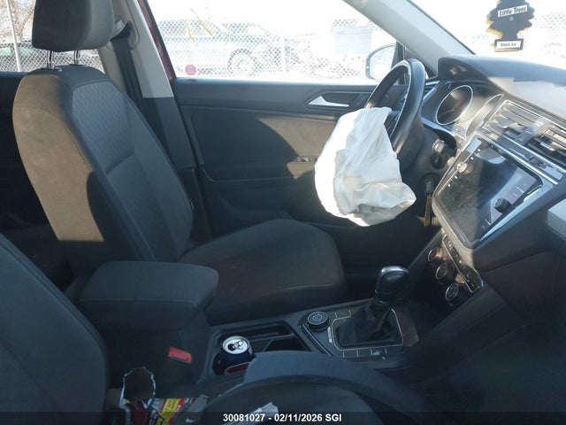 Volkswagen TIGUAN S 2018 3VV0B7AX6JM040310 Image 5