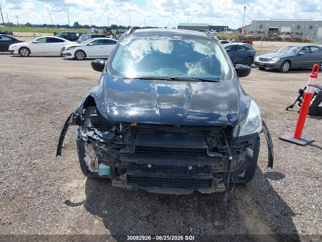 30082926 :رقم المزاد ، 1FMCU9GXXGUC02674 vin ، 2016 Ford Escape Se مزاد بيع