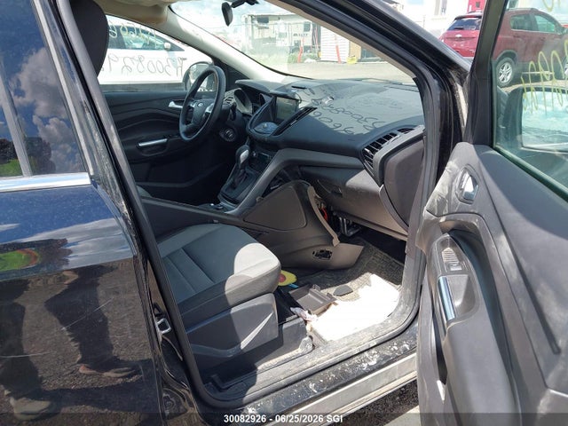 30082926 :رقم المزاد ، 1FMCU9GXXGUC02674 vin ، 2016 Ford Escape Se مزاد بيع