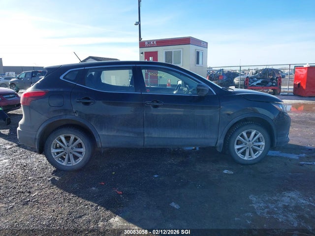 JN1BJ1CR5JW282367 Nissan Rogue Sport S/sv/sl