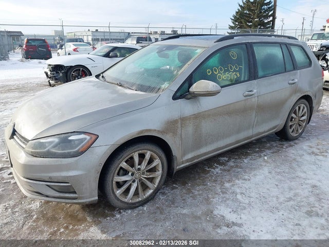 3VW117AU8JM758434 Volkswagen Golf Sportwagen S