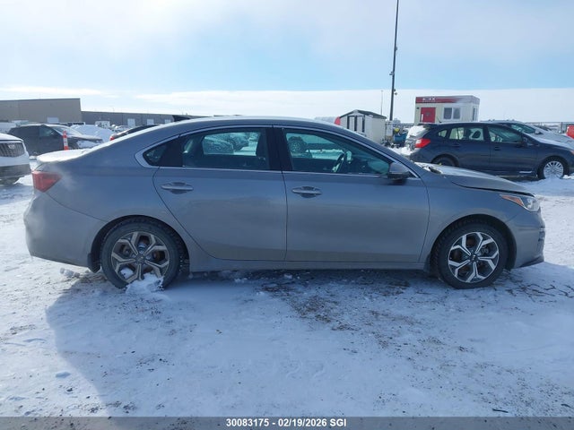 2021 Kia Forte Ex მანქანა იყიდება აუქციონზე, vin: 3KPF54AD0ME351654, აუქციონის ნომერი: 30083175