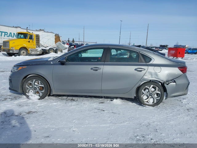 2021 Kia Forte Ex მანქანა იყიდება აუქციონზე, vin: 3KPF54AD0ME351654, აუქციონის ნომერი: 30083175