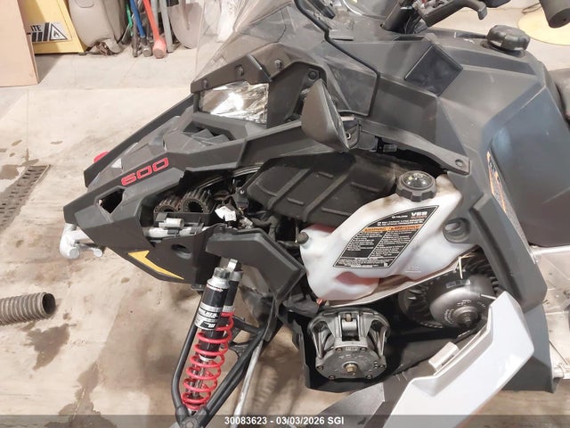 Polaris Snowmobile 2015 SN1DA6PS2FC531004 Image 10