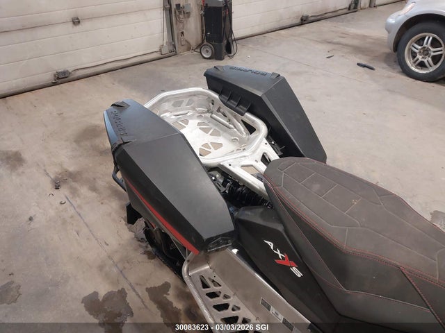 Polaris Snowmobile 2015 SN1DA6PS2FC531004 Image 8