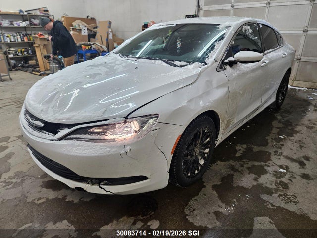 1C3CCCFB6FN667041 Chrysler 200 LX