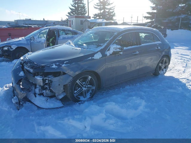 W1K3F4HB0LJ192498 Mercedes-Benz A 250 4matic