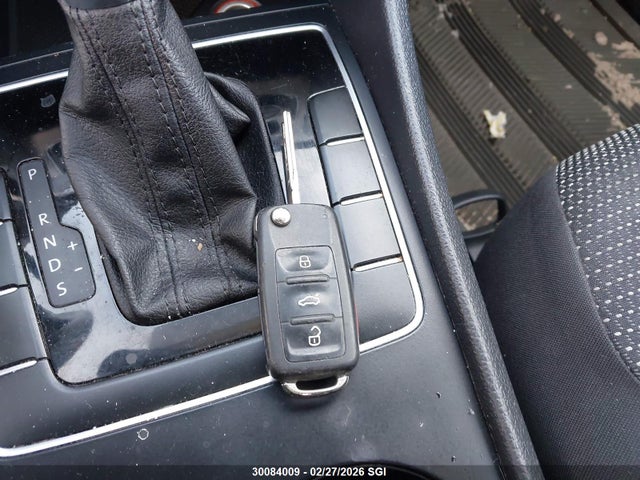 1VWAA7A35JC023080 Volkswagen Passat S/r-line