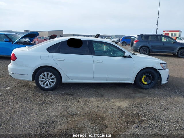 1VWAA7A35JC023080 Volkswagen Passat S/r-line