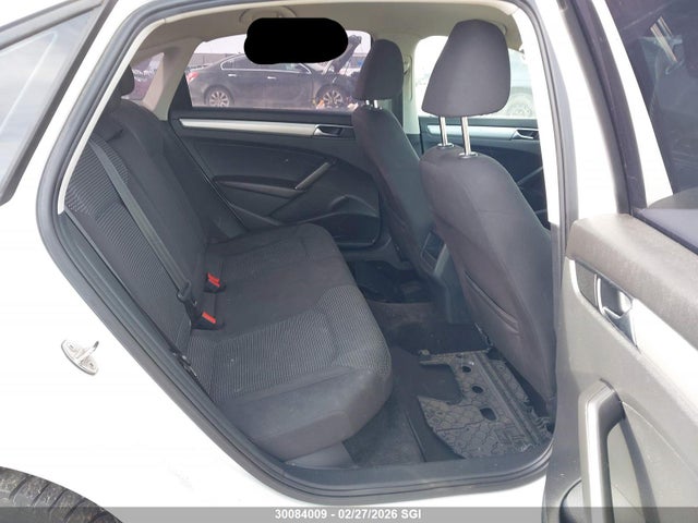 1VWAA7A35JC023080 Volkswagen Passat S/r-line