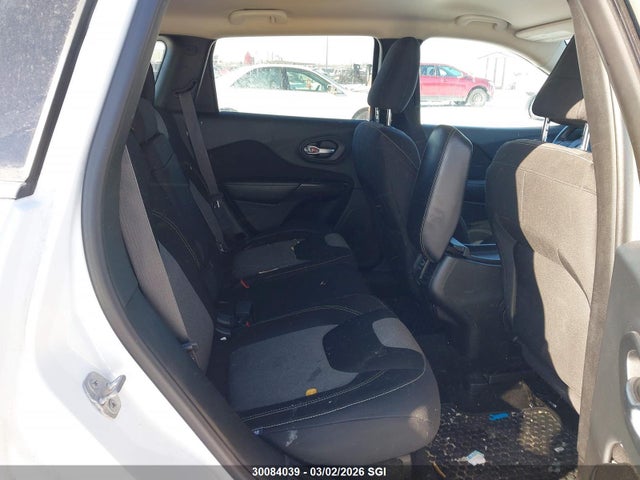 1C4PJLCB6EW311737 Jeep Cherokee Latitude