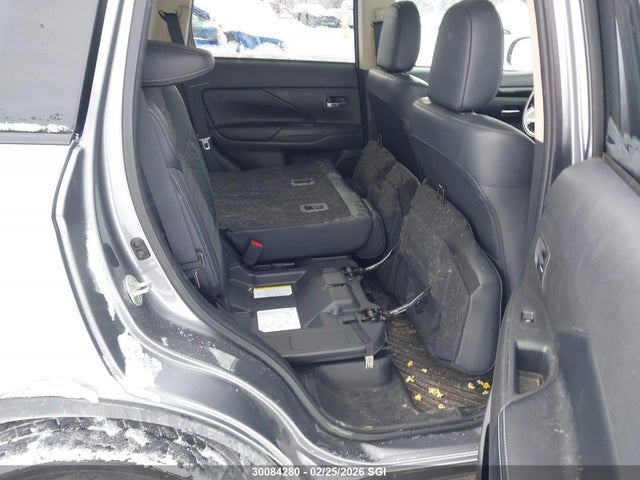 JA4AZ2A3XLZ615230 Mitsubishi Outlander Es