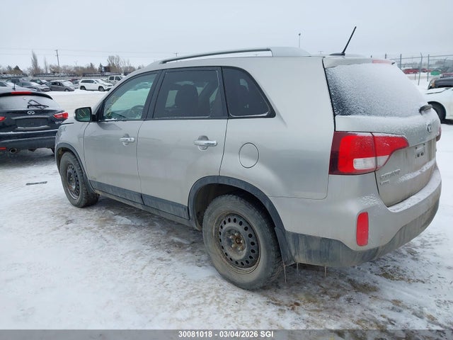 5XYKTDA73FG577045 KIA SORENTO LX