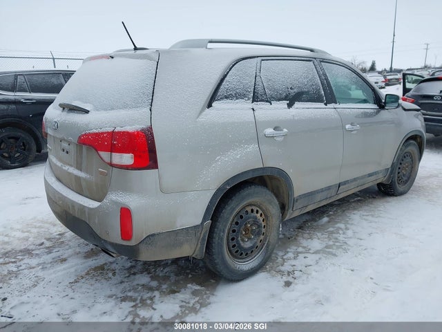 5XYKTDA73FG577045 KIA SORENTO LX