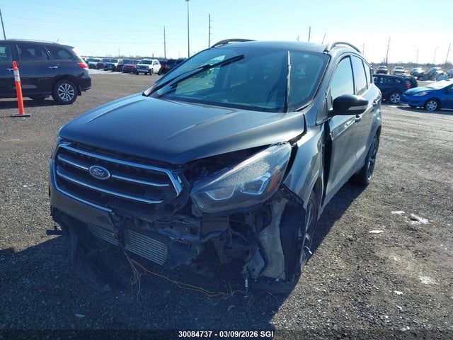 1FMCU9J94KUA83166 Ford Escape Titanium