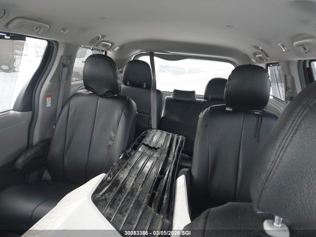 Toyota SIENNA LE 2018 5TDJZ3DC8JS200364 Image 8
