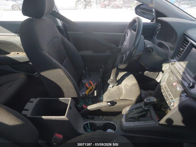 KMHD84LF8HU146499 Hyundai Elantra Se/value/limited
