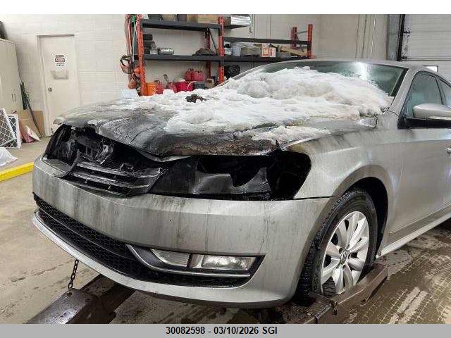 30082598 :رقم المزاد ، 1VWAN7A35DC121616 vin ، 2013 Volkswagen Passat S مزاد بيع