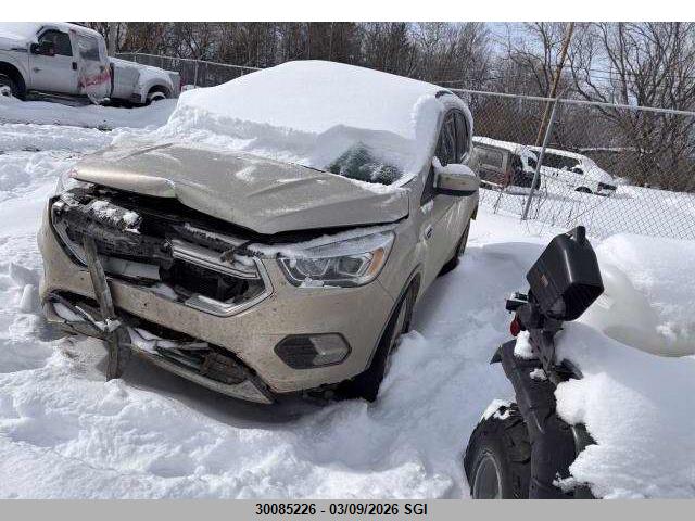 1FMCU9G9XHUC82867 Ford ESCAPE SE