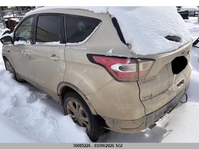 1FMCU9G9XHUC82867 Ford ESCAPE SE