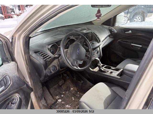 1FMCU9G9XHUC82867 Ford ESCAPE SE