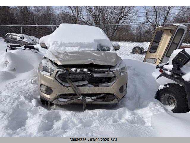 1FMCU9G9XHUC82867 Ford ESCAPE SE