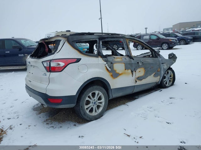 1FMCU9GD9HUD78977 Ford ESCAPE SE