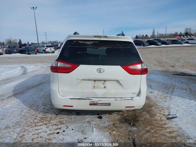 5TDKZ3DC1KS995330 Toyota SIENNA LE