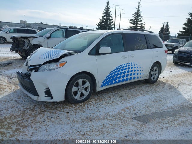 5TDKZ3DC1KS995330 Toyota SIENNA LE