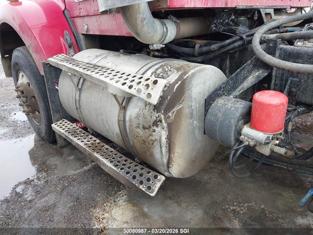 Продаж на аукціоні авто 2007 Kenworth Construction T800, vin: 1XKDDU9X57J994831, номер лоту: 30080987