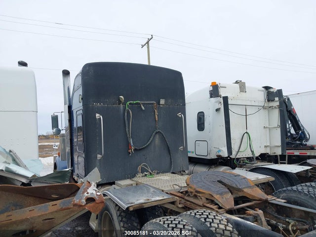 30085181 :رقم المزاد ، 1XKWDB9X91J963926 vin ، 2001 Kenworth Construction W900 مزاد بيع