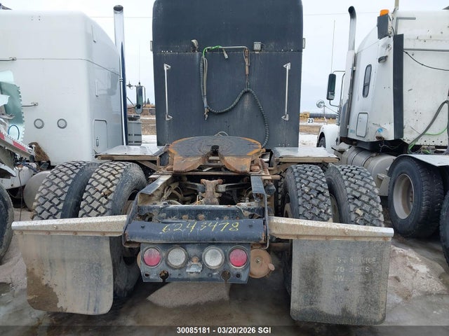 30085181 :رقم المزاد ، 1XKWDB9X91J963926 vin ، 2001 Kenworth Construction W900 مزاد بيع