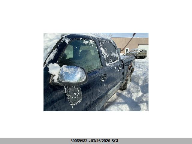 30085582 :رقم المزاد ، 2GTEK13T051257943 vin ، 2005 Gmc New Sierra K1500 مزاد بيع