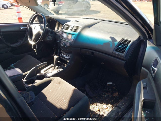 30085680 :رقم المزاد ، 1HGCM56415A809390 vin ، 2005 Honda Accord Lx مزاد بيع