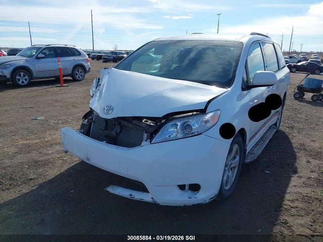 Aukcja sprzedaży 2015 Toyota Sienna Le, vin: 5TDKK3DC5FS533623, numer aukcji: 30085884
