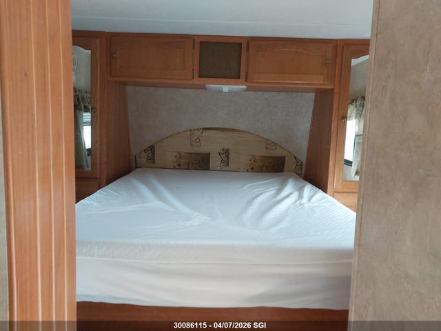 30086115 :رقم المزاد ، 4YDF249269G101397 vin ، 2008 Keystone Keystone مزاد بيع