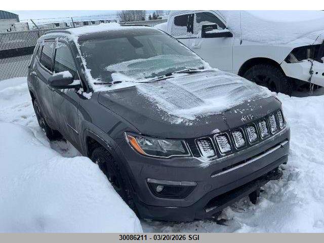 3C4NJDBB4JT313632 Jeep Compass Latitude