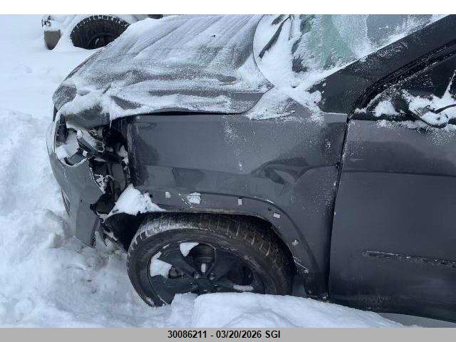 3C4NJDBB4JT313632 Jeep Compass Latitude