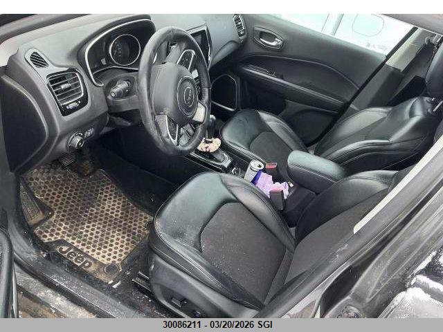 3C4NJDBB4JT313632 Jeep Compass Latitude