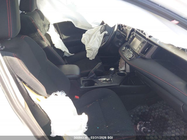 2T3RFREV5FW267086 Toyota Rav4 Xle