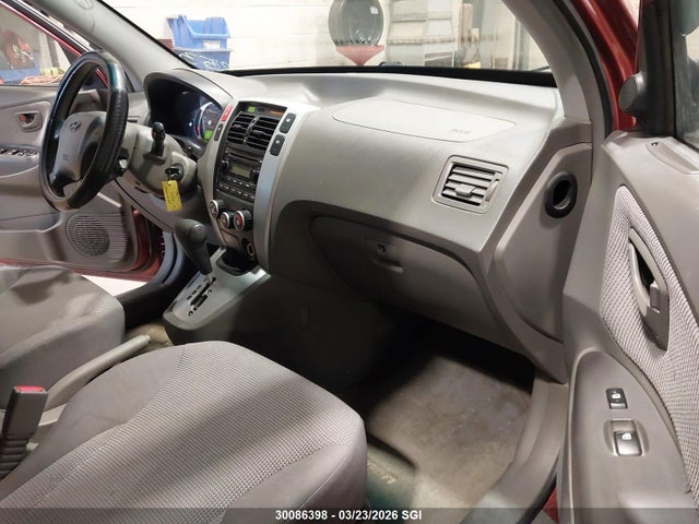 2006 Hyundai Tucson Gl მანქანა იყიდება აუქციონზე, vin: KM8JM72DX6U437938, აუქციონის ნომერი: 30086398