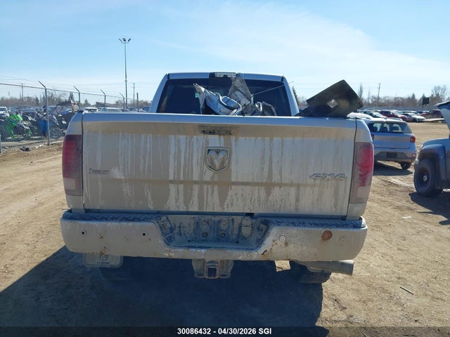 30086432 :رقم المزاد ، 3C6UR5FL9JG105159 vin ، 2018 Ram 2500 Laramie مزاد بيع