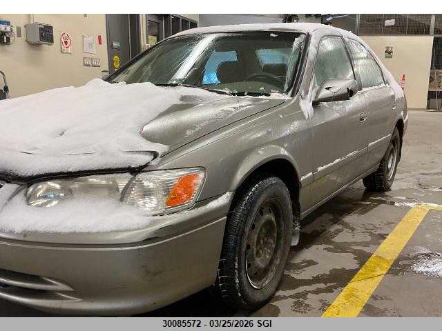 30085572 :رقم المزاد ، JT2BG22K110589844 vin ، 2001 Toyota Camry Ce/le/xle مزاد بيع